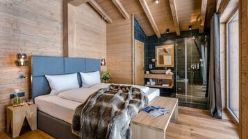Luxury-Chalet, 2 Schlafzimmer, Sauna, Gartenblick | 1 Schlafzimmer, Bettwäsche aus ägyptischer Baumwolle