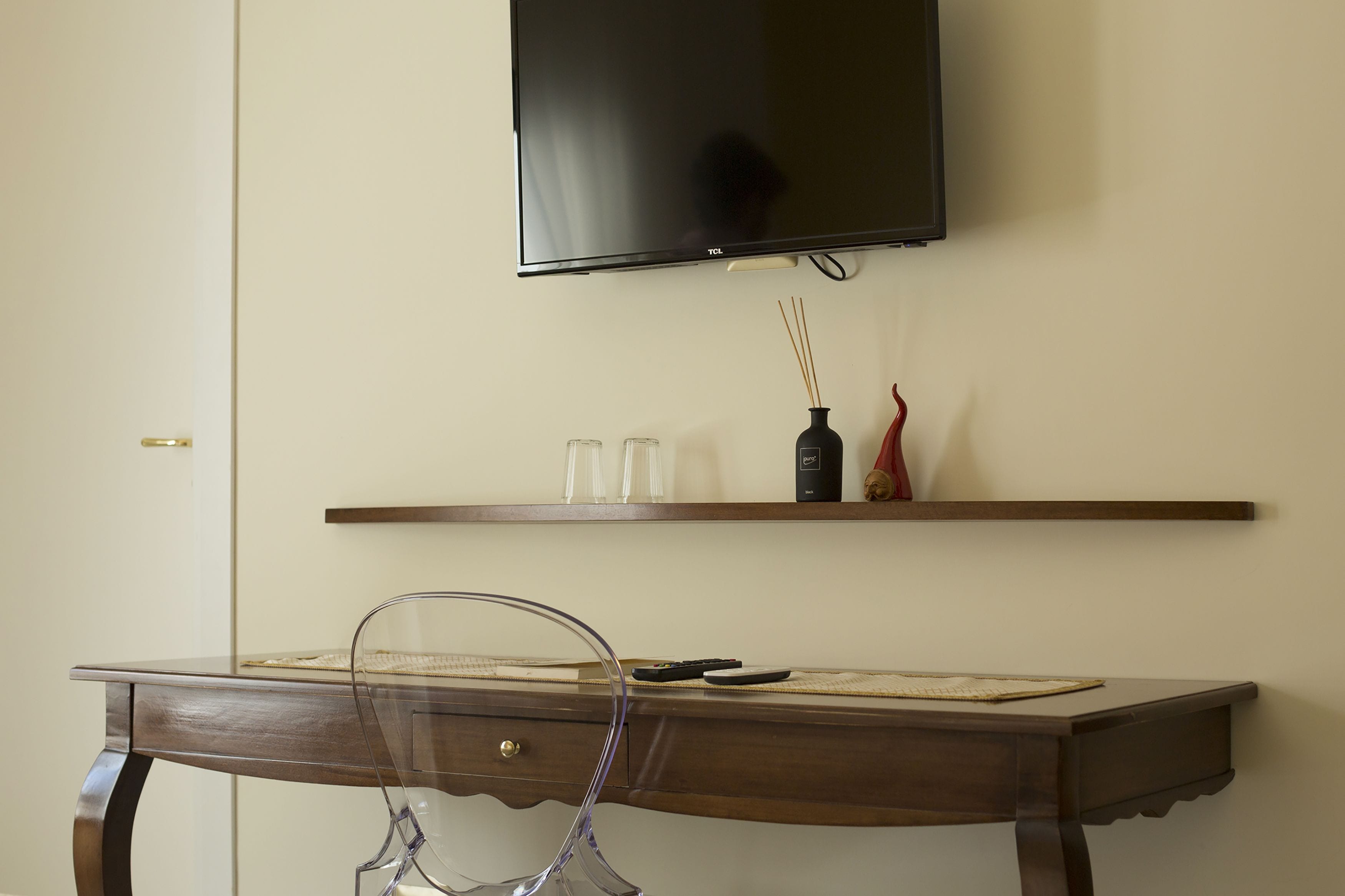 1 bedroom, premium bedding, minibar, in-room safe