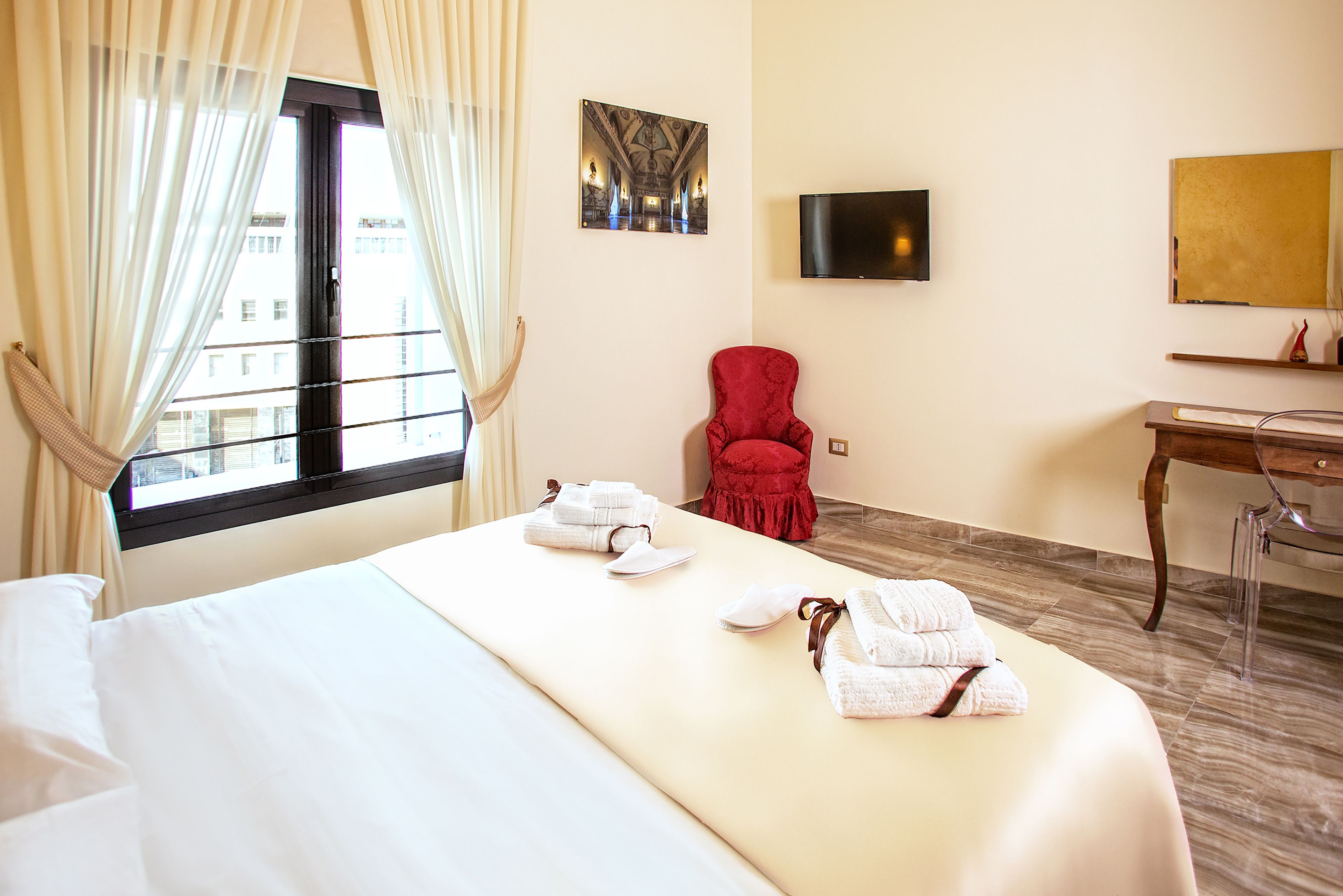 1 bedroom, premium bedding, minibar, in-room safe