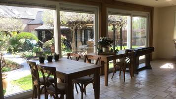 Petit déjeuner buffet compris tous les jours