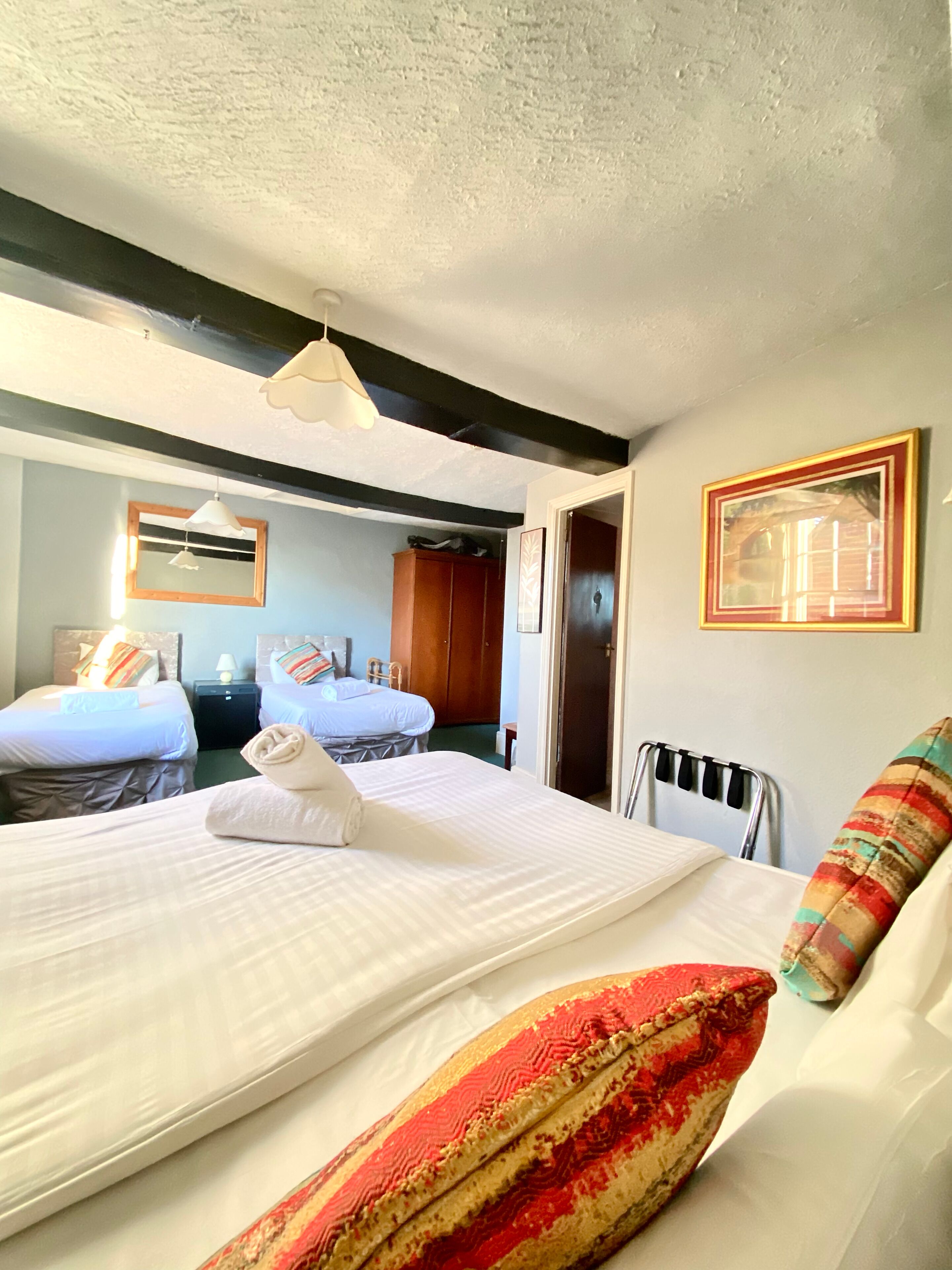 Family Room (Deluxe) | Desk, laptop workspace, iron/ironing board, free WiFi