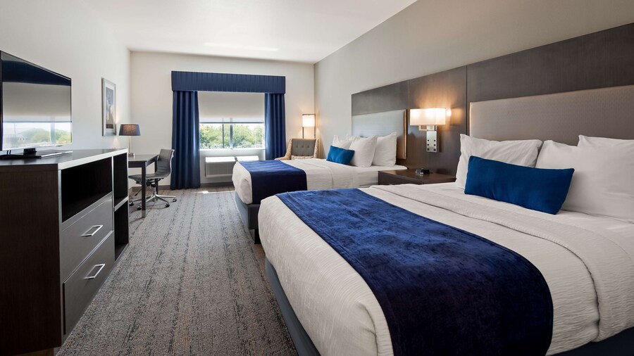 Best Western Plus Roland Inn & Suites