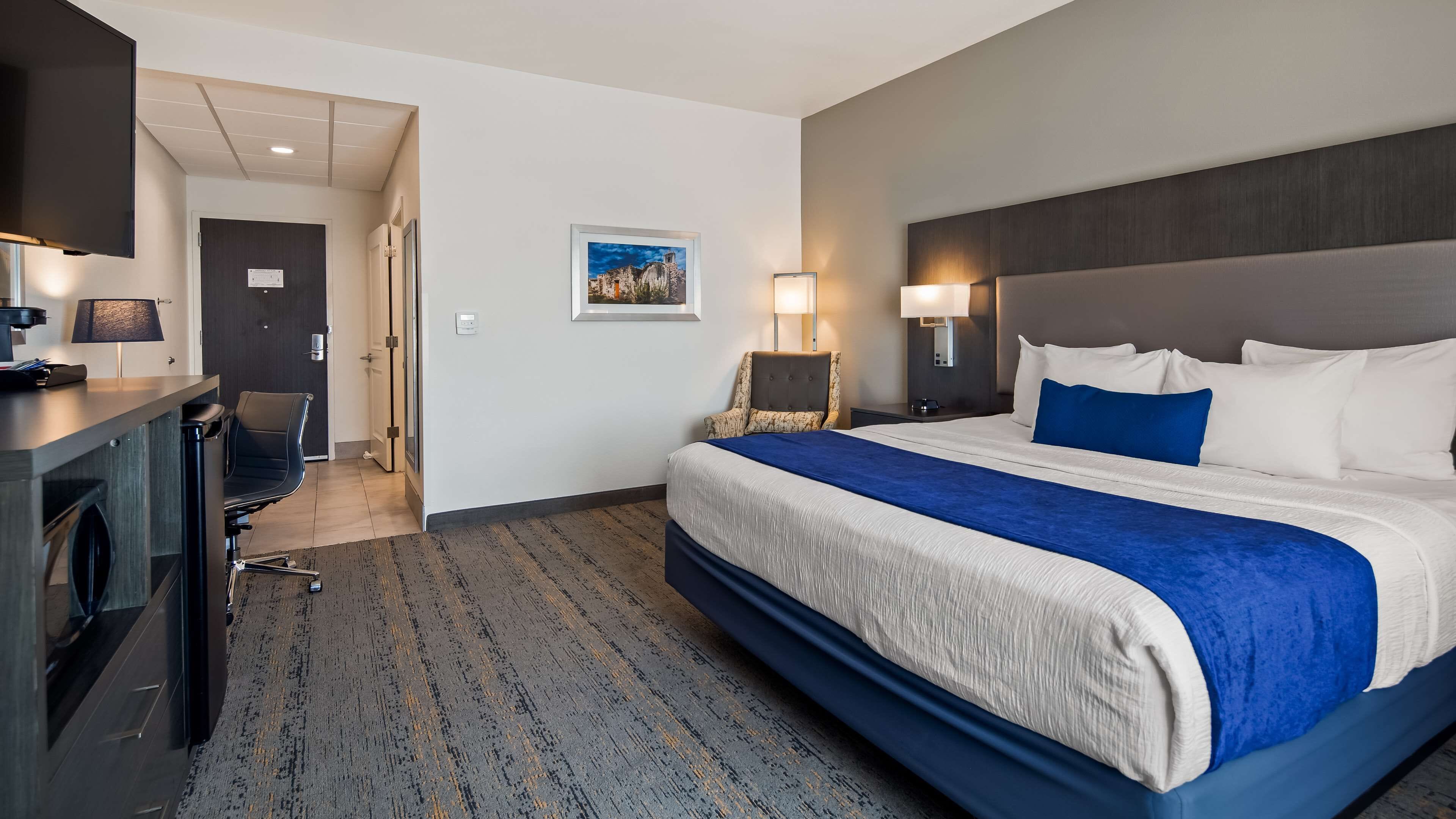 in-room safe, desk, iron/ironing board, cots/infant beds