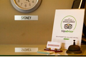 Lobby - Southampton Village Motel (Southampton)