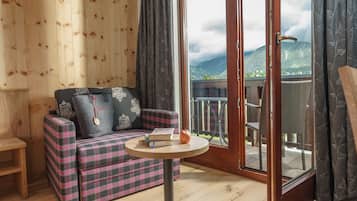 Comfort Double Room | 1 bedroom, minibar, in-room safe, desk