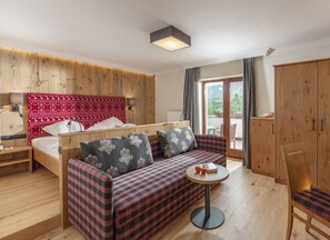 Comfort Double Room | Minibar, in-room safe, desk, free WiFi - Panoramahotel Gürtl (Haus)