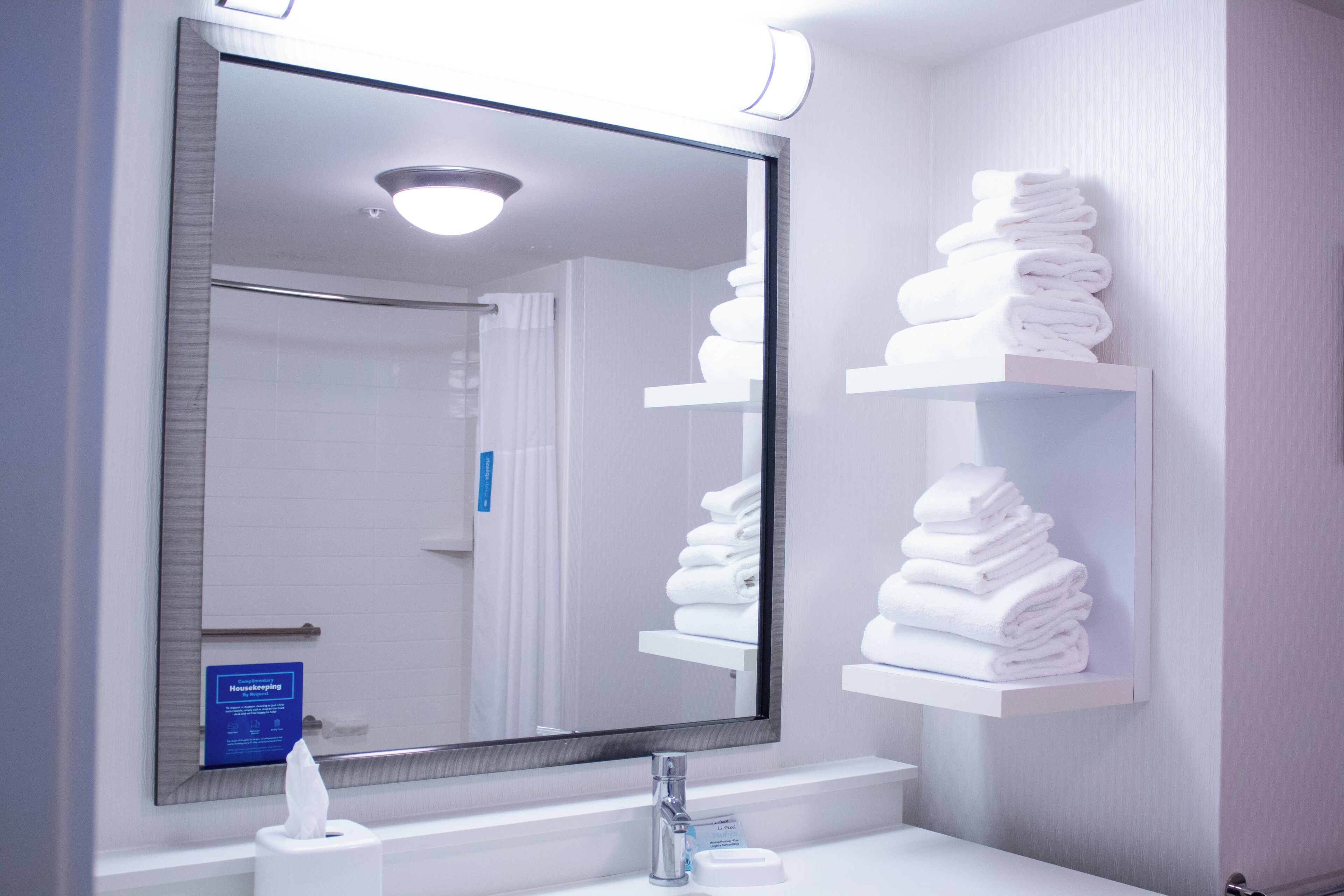 combined shower/bathtub, free toiletries, hair dryer, towels