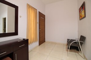 Tweepersoonskamer | Een bureau, verduisterende gordijnen, gratis wifi