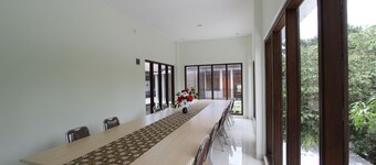 RedDoorz @ Turangga Sari