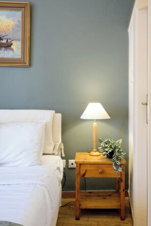 Family Suite | Laptop workspace, blackout curtains, iron/ironing board, free WiFi - Art Gallery Hotel (Athens)
