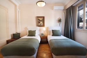 Family Suite | Laptop workspace, blackout drapes, iron/ironing board, free WiFi - Art Gallery Hotel (Athens)