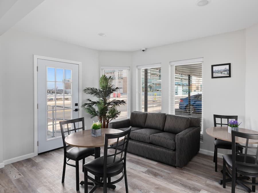 Área de estar no saguão