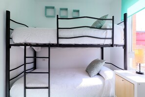 3 Schlafzimmer, Zimmersafe, Schreibtisch, Bügeleisen/Bügelbrett