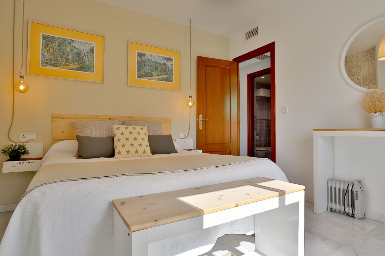 3 bedrooms, in-room safe, desk, iron/ironing board