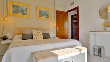 3 bedrooms, in-room safe, desk, iron/ironing board