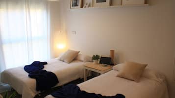 3 slaapkamers, een kluis op de kamer, een bureau