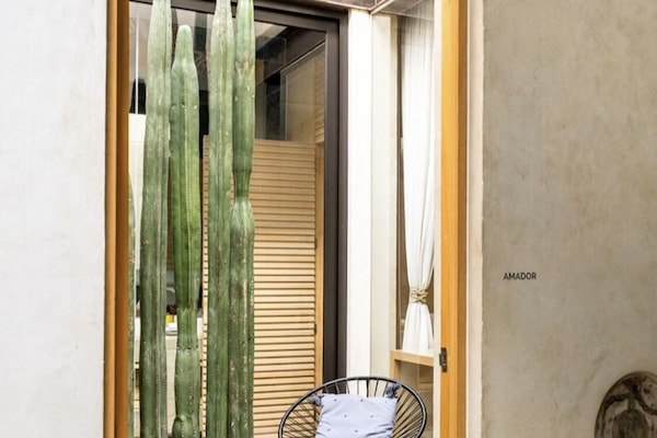 Sábanas de algodón egipcio, ropa de cama de alta calidad y minibar