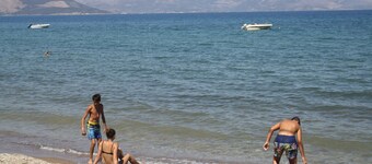 Aigion: Gîte dans orangeraie bio, agréé par l'Office Hellénique du Tourisme.