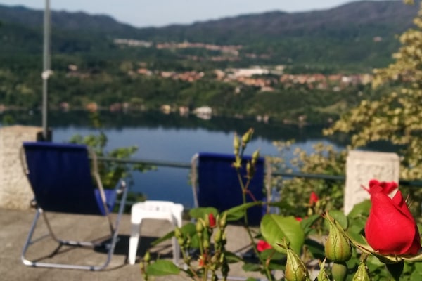 Vue depuis lâhĂ©bergement