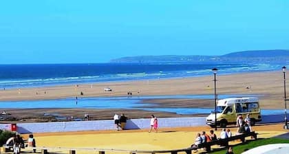 Family Holiday Home 3 Bed 2.5 Bath Free WIFI 10 mins walk to Westward Ho Beach
