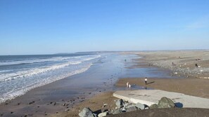 Beach - Family Holiday Home 3 Bed 2.5 Bath Free Wi-Fi 10 mins walk to Westward Ho! Beach (Westward Ho)
