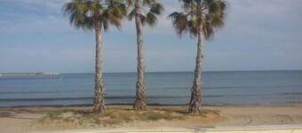 BEACH FIRST LINE - Beautiful apartment completely renovated 