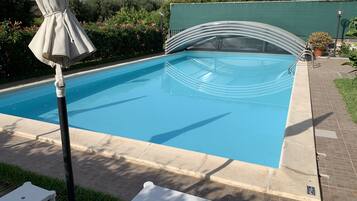 Piscine couverte, piscine extérieure