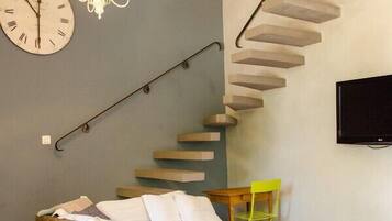 Télévision, table de tennis de table