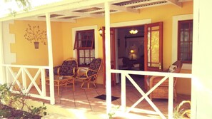 Superior double room with garden view | Terrace/patio - Saxe-Coburg Lodge (Prince Albert)