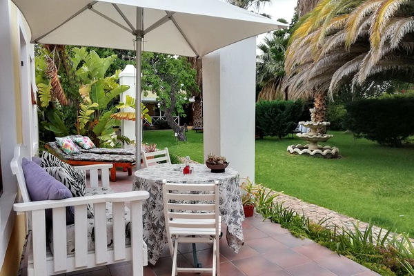 Suite with garden view | Terrace/patio