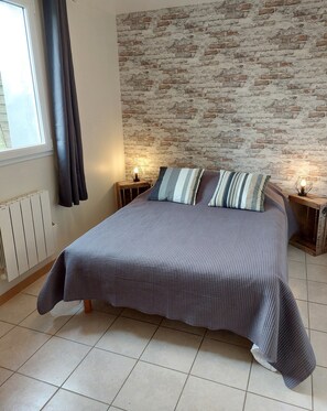 8 chambres, fer et planche à repasser, Wi-Fi gratuit, draps fournis