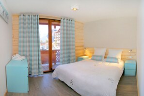 4 bedrooms, iron/ironing board, travel crib, free WiFi - LUXURY CHALET RENTAL (Les Deux-Alpes)