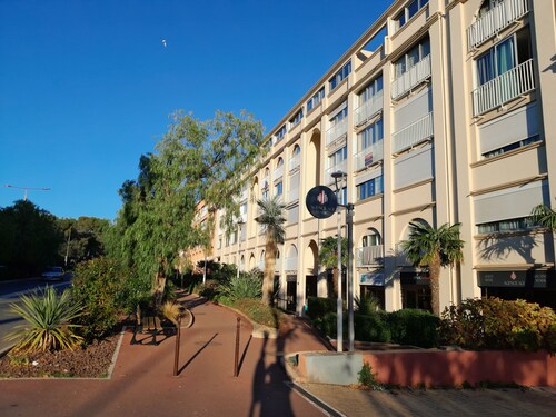 Apartment T2, sleeps 4, ideally placed, panoramic sea view,