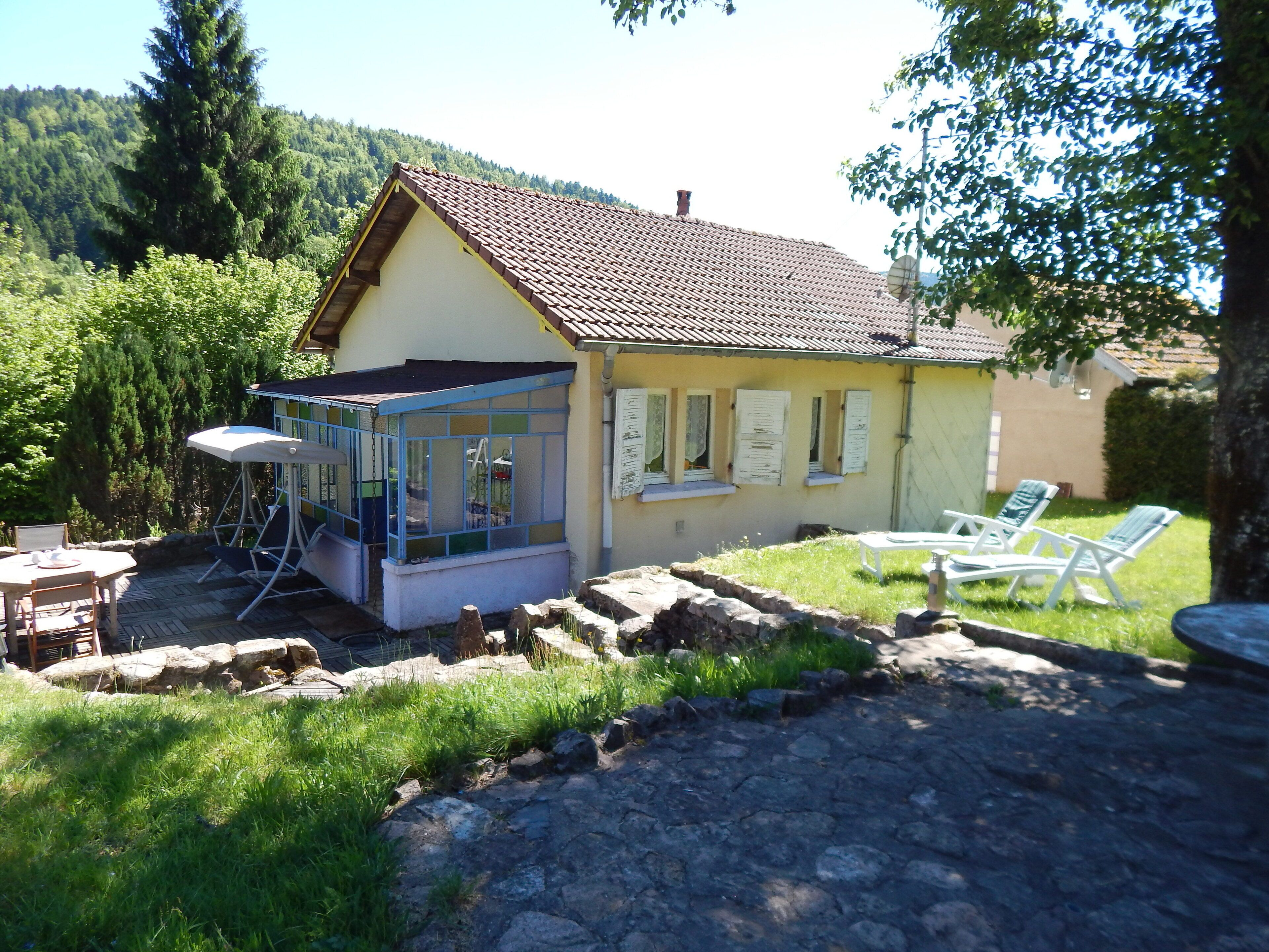 house \"field of the barn\" in the Southern Vosges near the thousand ponds