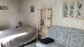 1 slaapkamer, een strijkplank/strijkijzer, gratis wifi