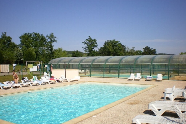AccÚs libre aux 2 Piscines, dont une est chauffée et couverte