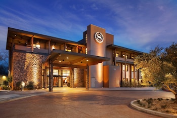 Sheraton Redding Hotel at the Sundial Bridge