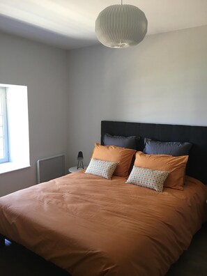 1 bedroom, desk, iron/ironing board, travel cot