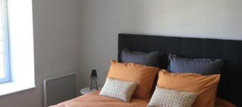 Large 60 m2 apartment, historic center, near the market, former convent