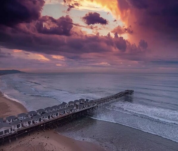 Beach nearby, sun loungers, beach towels