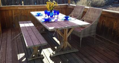 A Unique Vacation Rental Overrun By Pennies! Walk To Everything In Town!