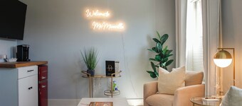 Douglas on Third Corner Suite-Adorable Apartment on 3rd St. McMinnville #14