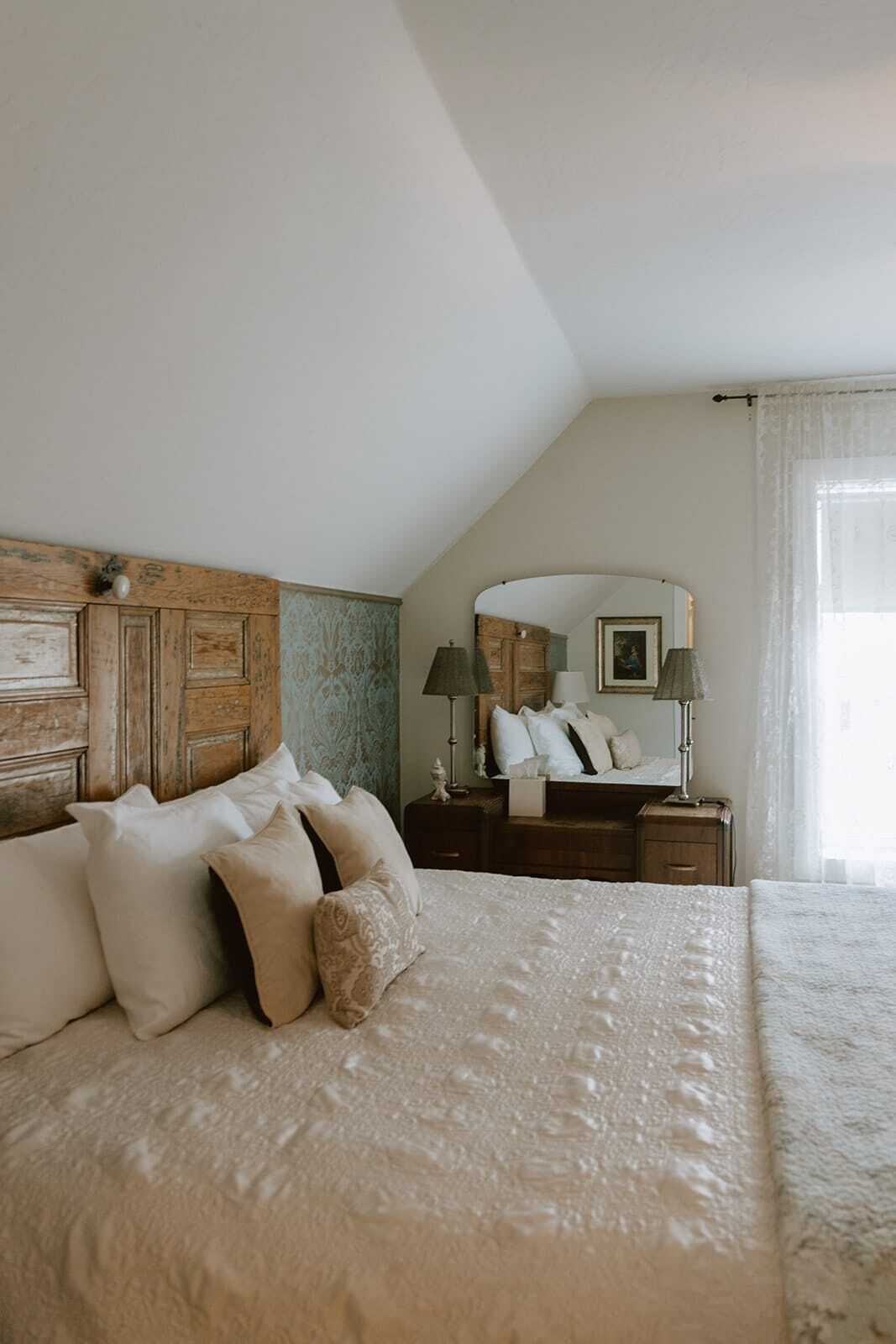 4 bedrooms, desk, iron/ironing board, free WiFi