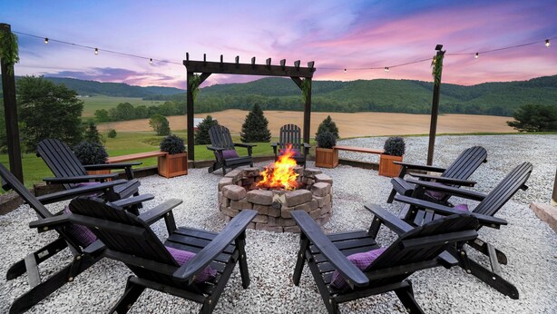 Terrace/patio - Big Pine Alpine | Pickleball, GameRoom, HotTub, EpicViews, Gym & More (Laurelville)