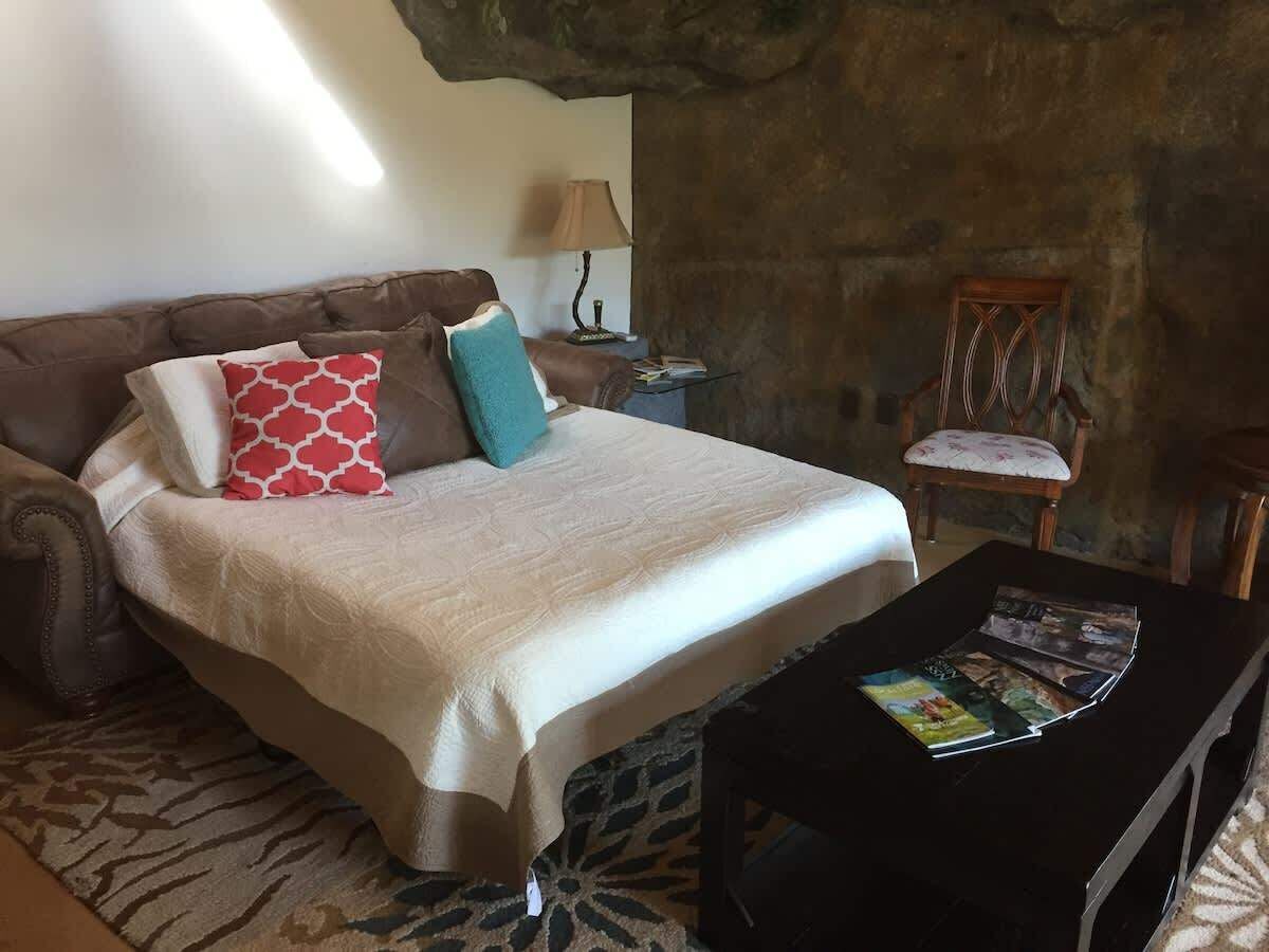 1 bedroom, desk, free WiFi, bed sheets