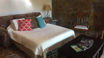1 bedroom, desk, free WiFi, bed sheets