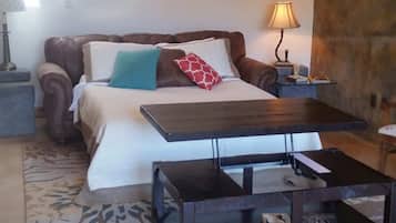1 bedroom, desk, free WiFi, bed sheets