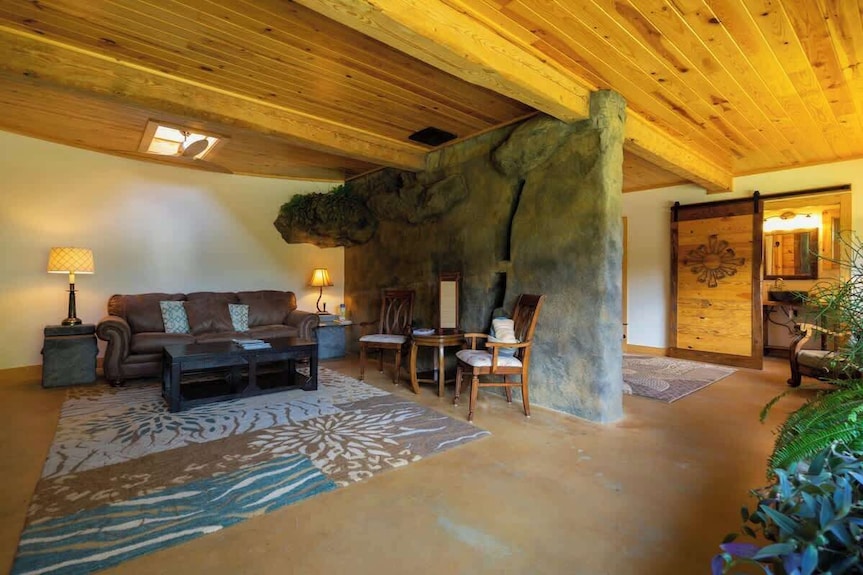 The Bedrock Cave Cottage W/ Hot Tub - 조지아