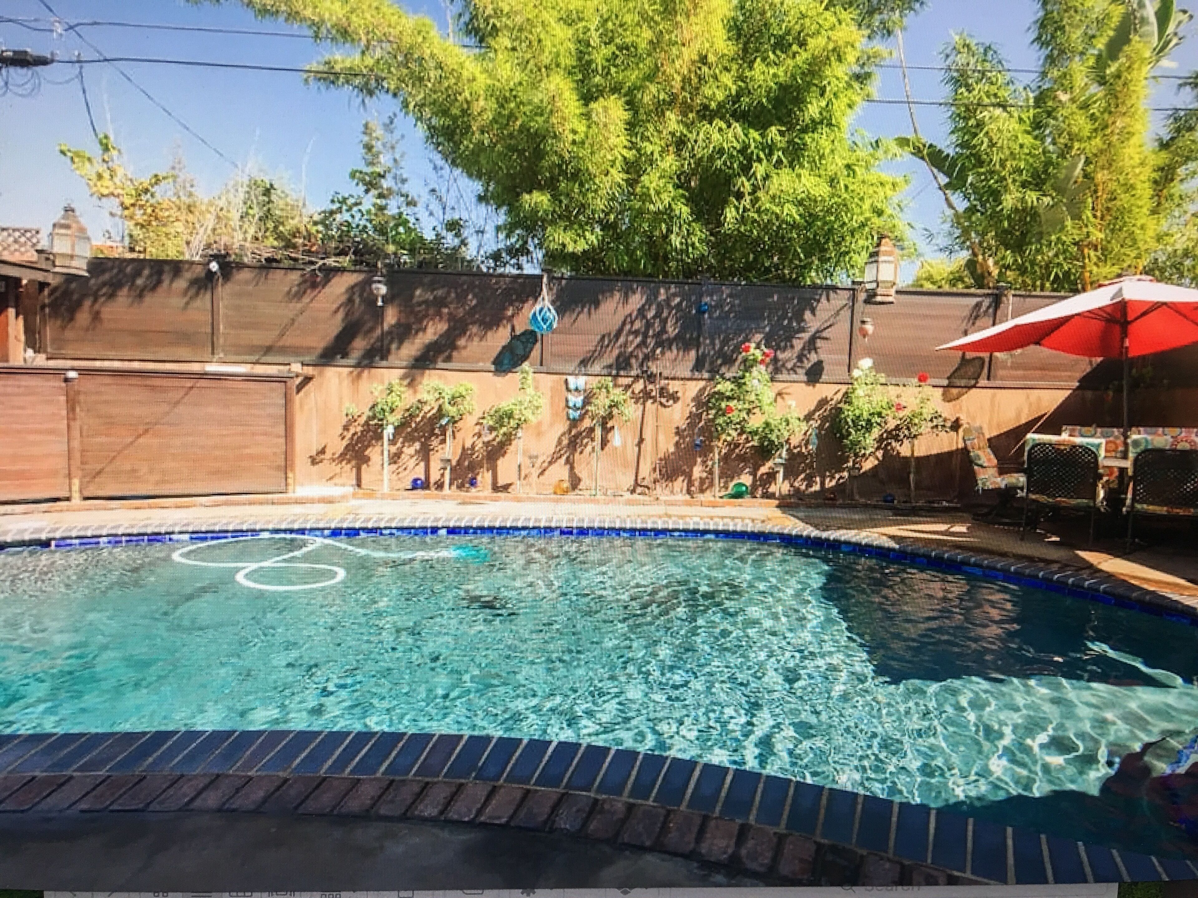 Secluded pool and spa in your private Oasis, 5 min to Beach/Lax.