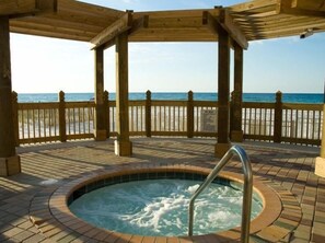 Outdoor spa tub - SUMMER AVAIL ON THE BEACH 2BR 2 BA, XL balcony,pools,hot tubs,tiki bar, cafe (Destin)